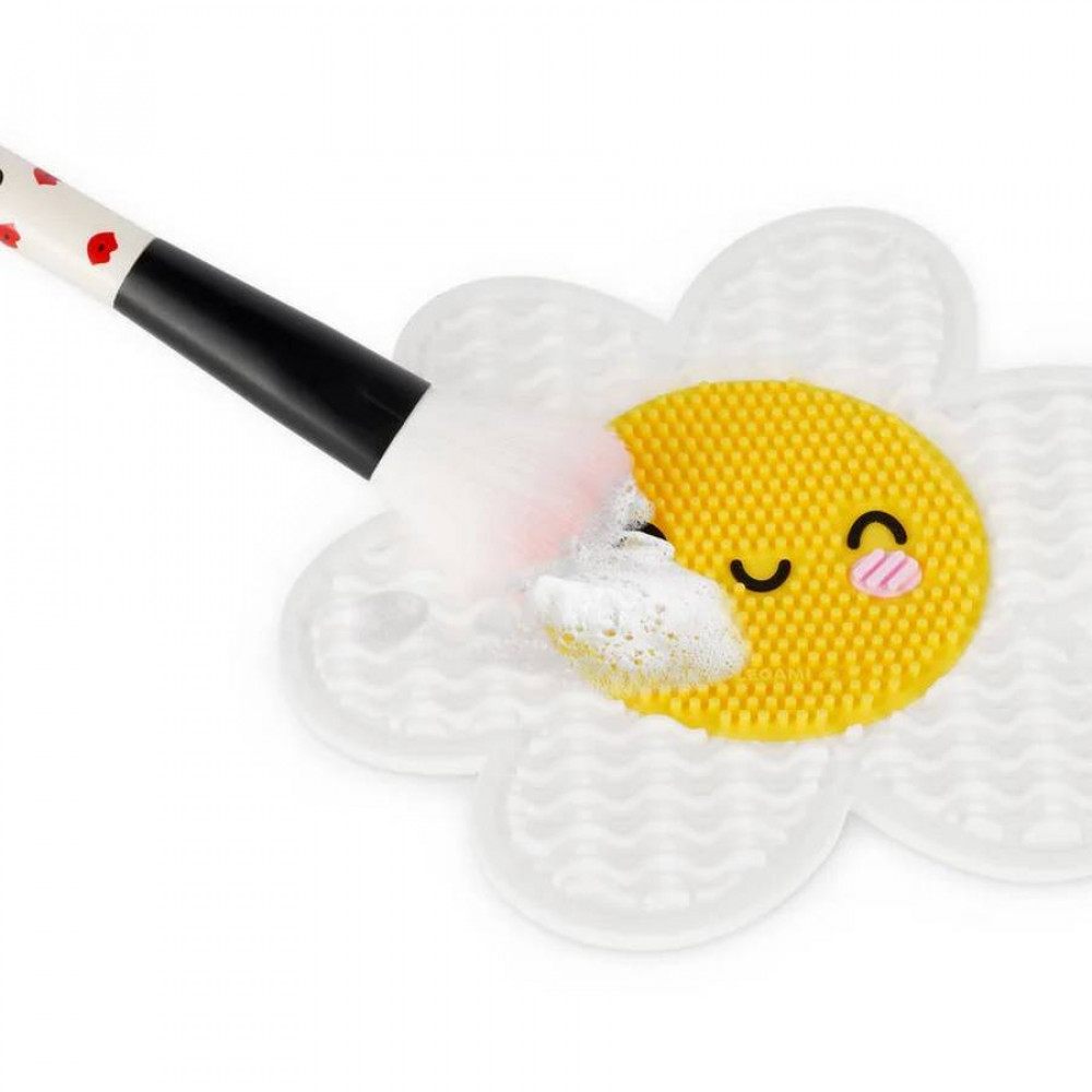 Makeup Brush Cleaning Mat Legami Flower